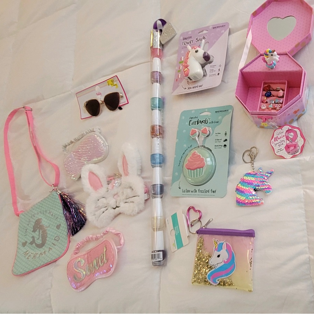 New 12 Piece Girls Fun Jewelry  Accessories Set